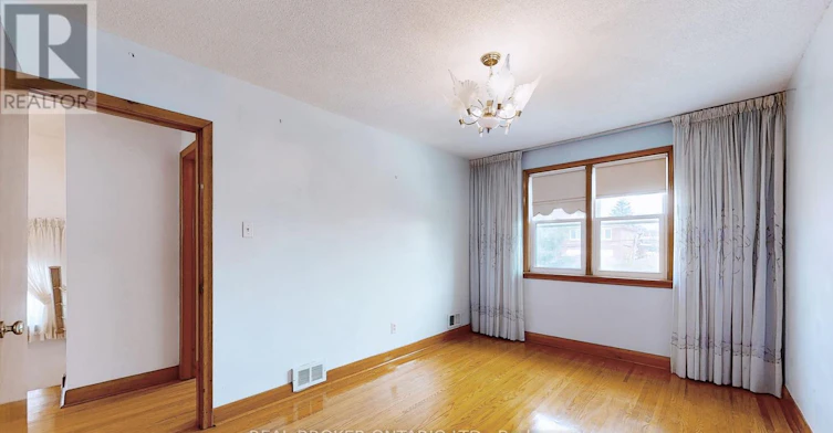 3241 Dufferin Street, Toronto, ON, M6A 2T2 - 22