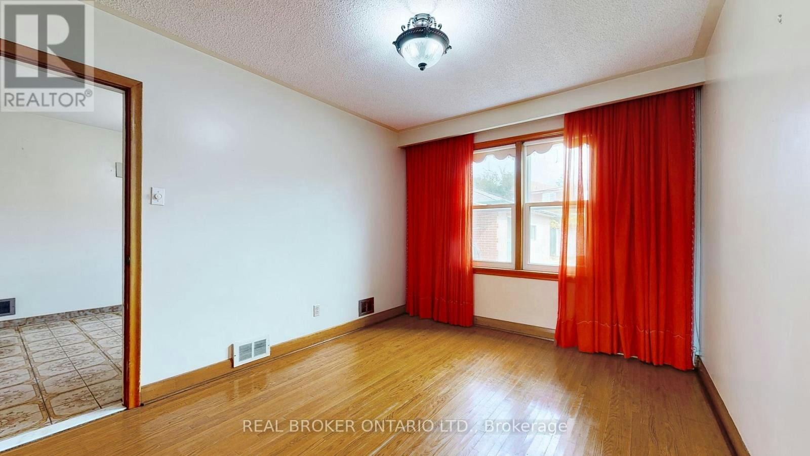 3241 Dufferin Street, Toronto, ON, M6A 2T2 - 10