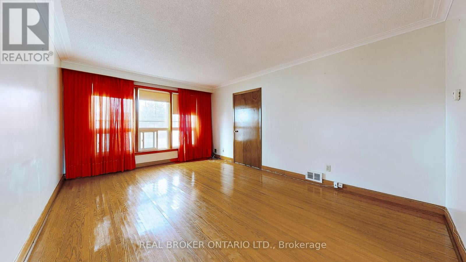 3241 Dufferin Street, Toronto, ON, M6A 2T2 - 5