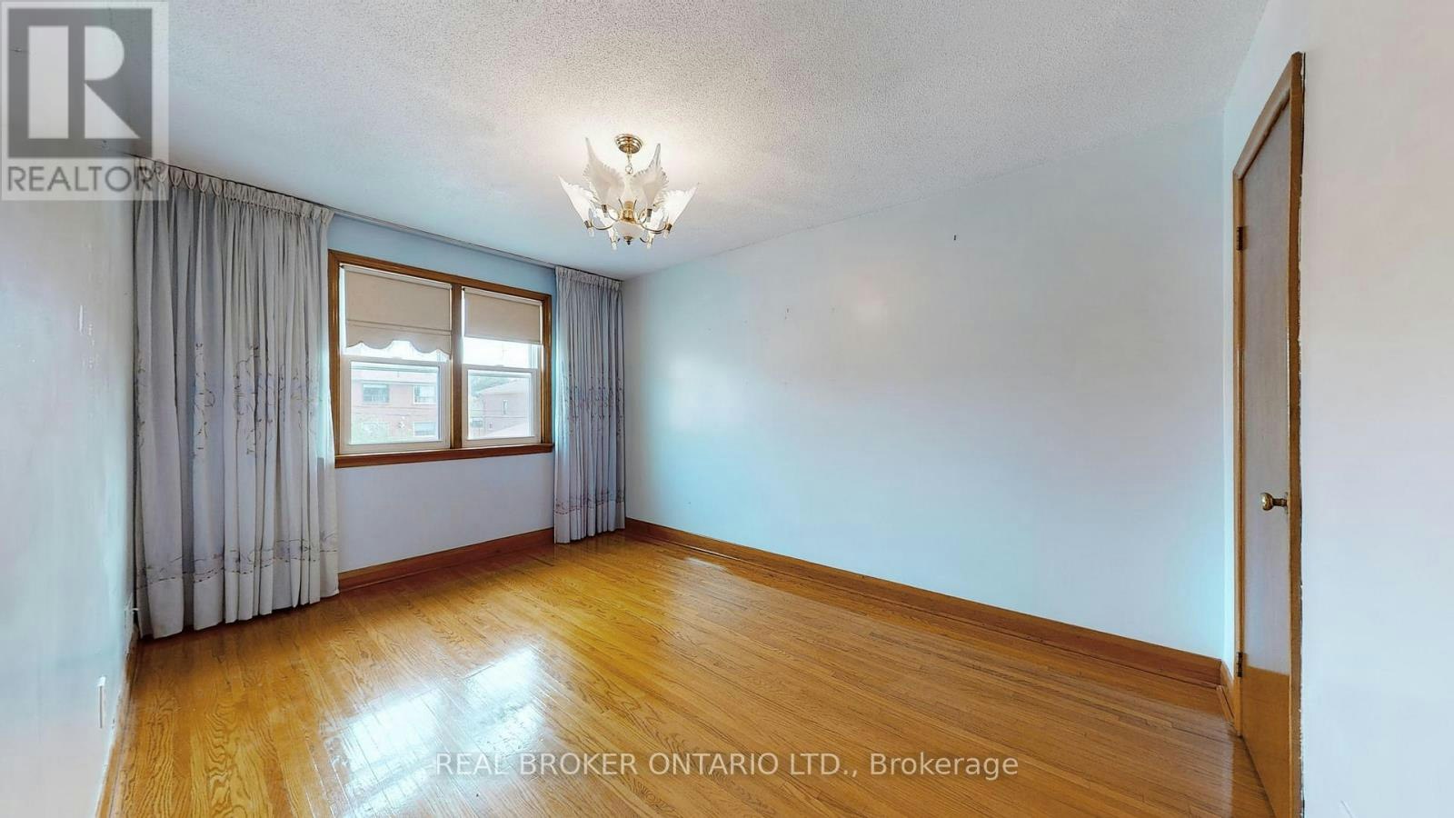 3241 Dufferin Street, Toronto, ON, M6A 2T2 - 21
