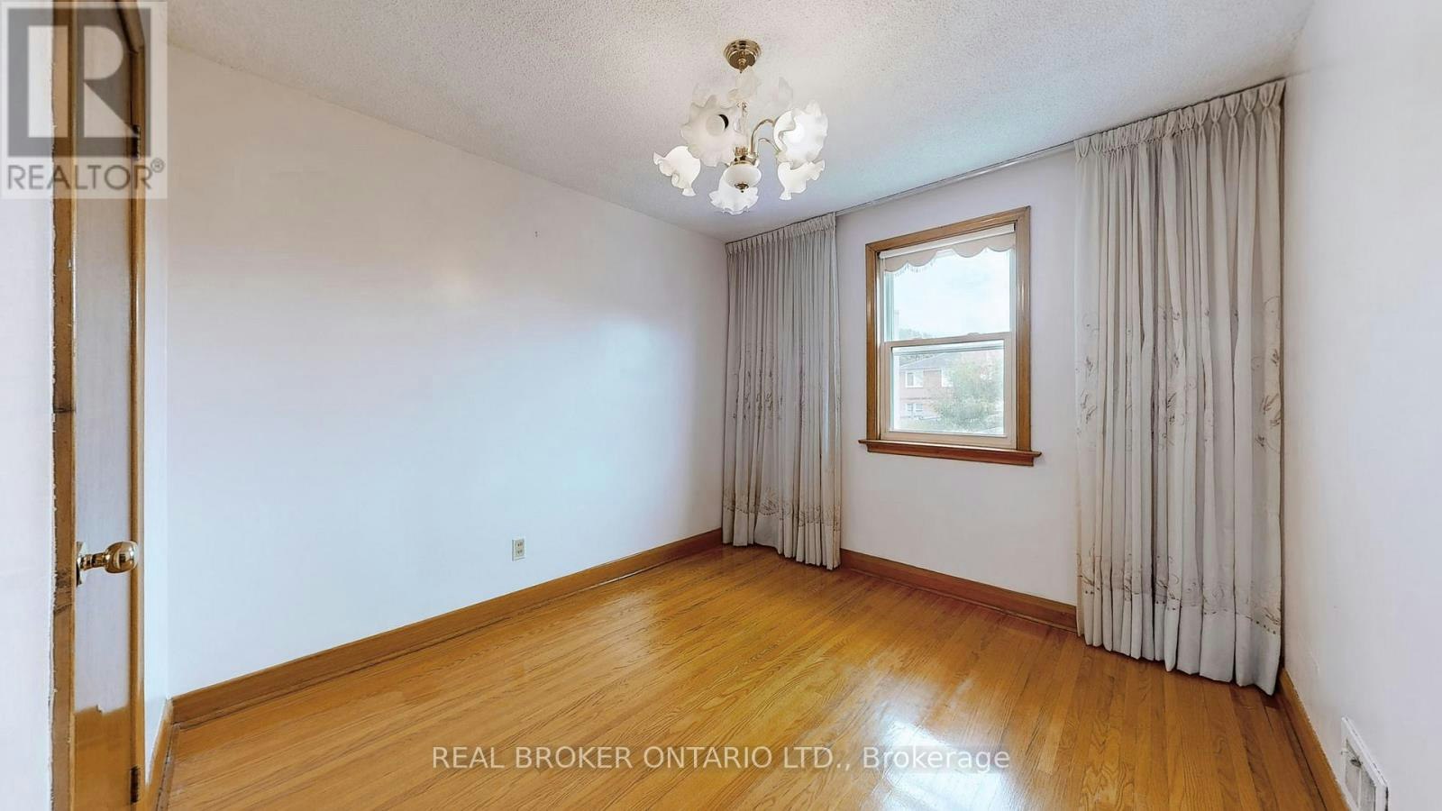 3241 Dufferin Street, Toronto, ON, M6A 2T2 - 25