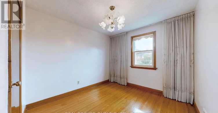 3241 Dufferin Street, Toronto, ON, M6A 2T2 - 25