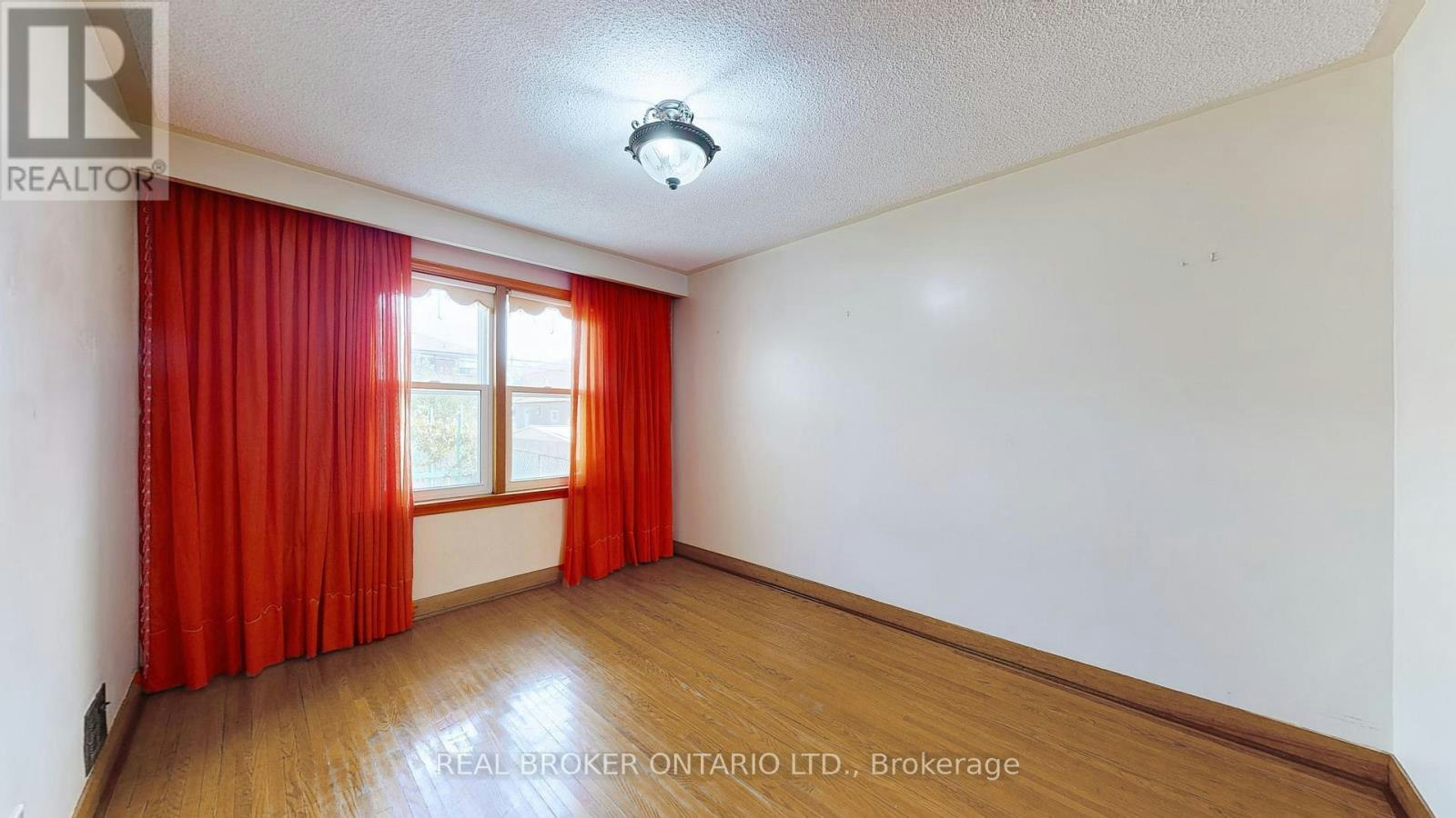 3241 Dufferin Street, Toronto, ON, M6A 2T2 - 9