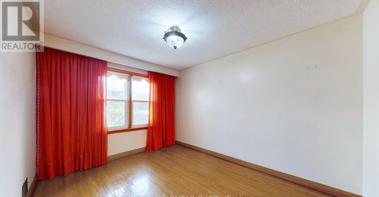 3241 Dufferin Street, Toronto, ON, M6A 2T2 - 9