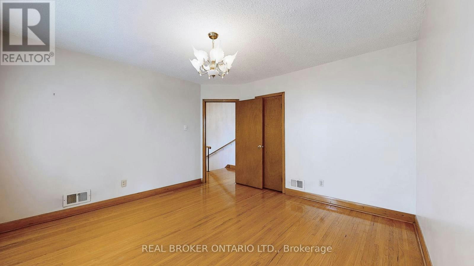 3241 Dufferin Street, Toronto, ON, M6A 2T2 - 19