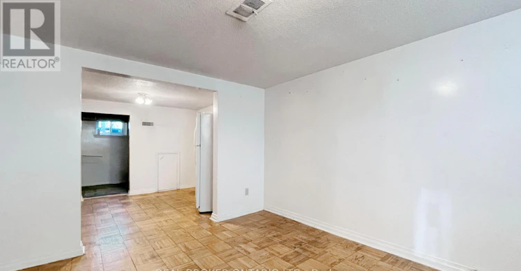 3241 Dufferin Street, Toronto, ON, M6A 2T2 - 30
