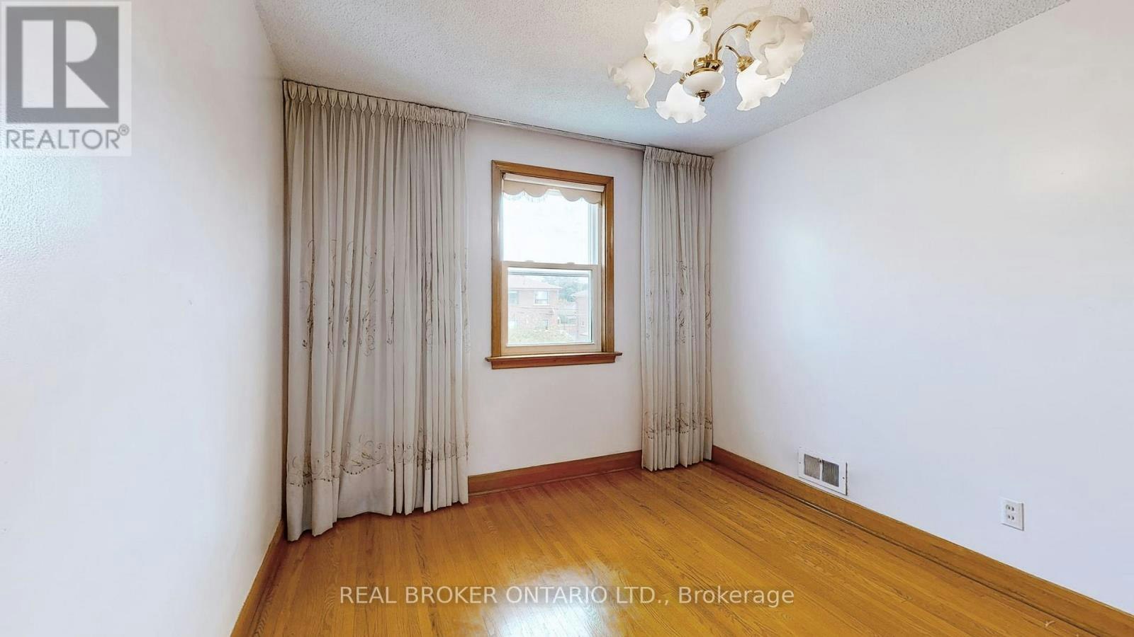 3241 Dufferin Street, Toronto, ON, M6A 2T2 - 24
