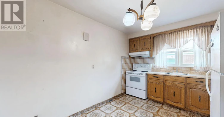 3241 Dufferin Street, Toronto, ON, M6A 2T2 - 14