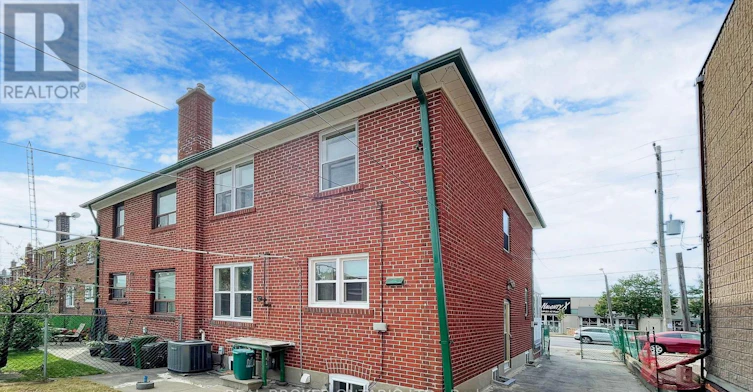 3241 Dufferin Street, Toronto, ON, M6A 2T2 - 32
