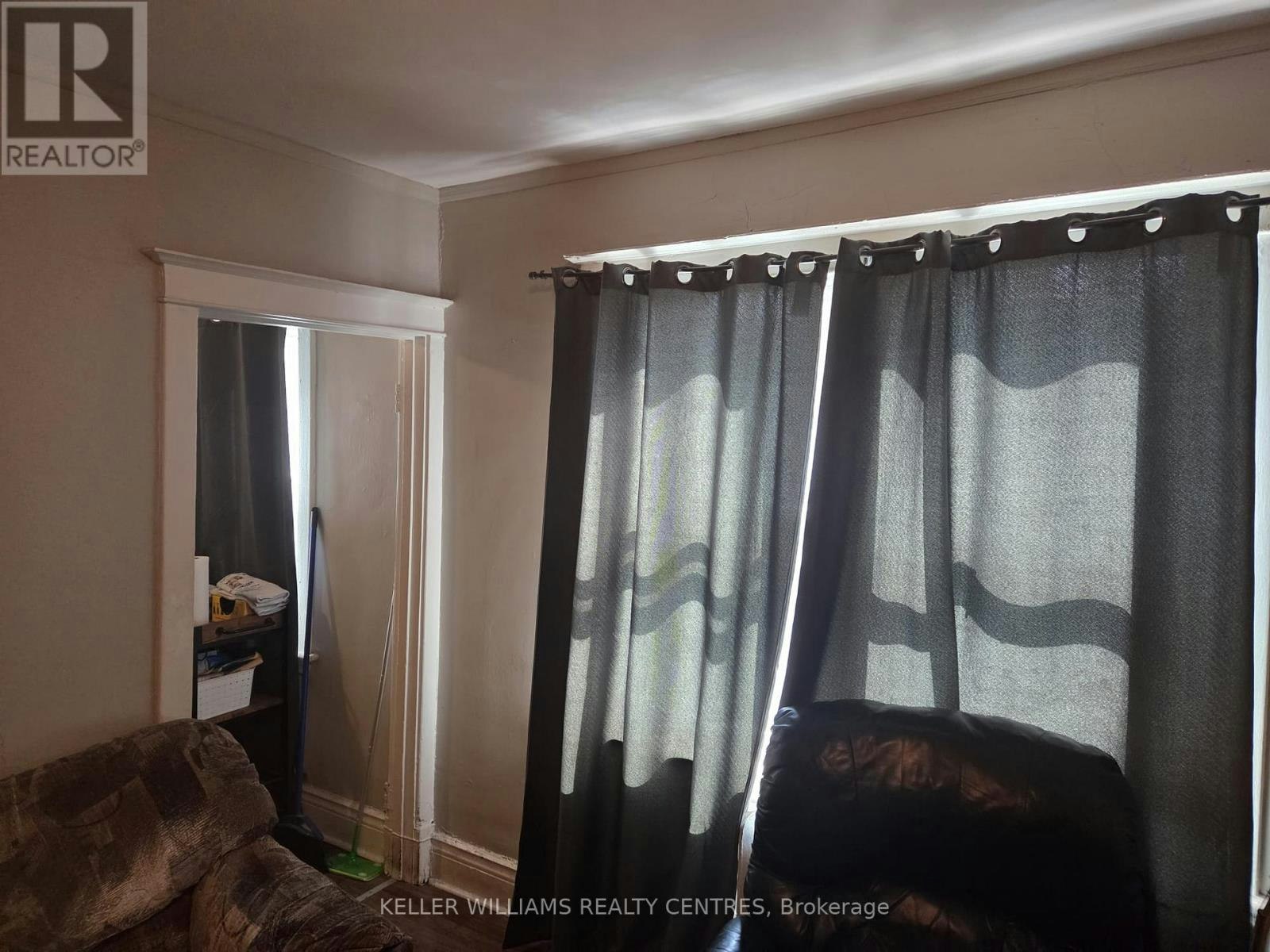 4-991 Main Street E, Hamilton, ON, L8M 1N3 - 4