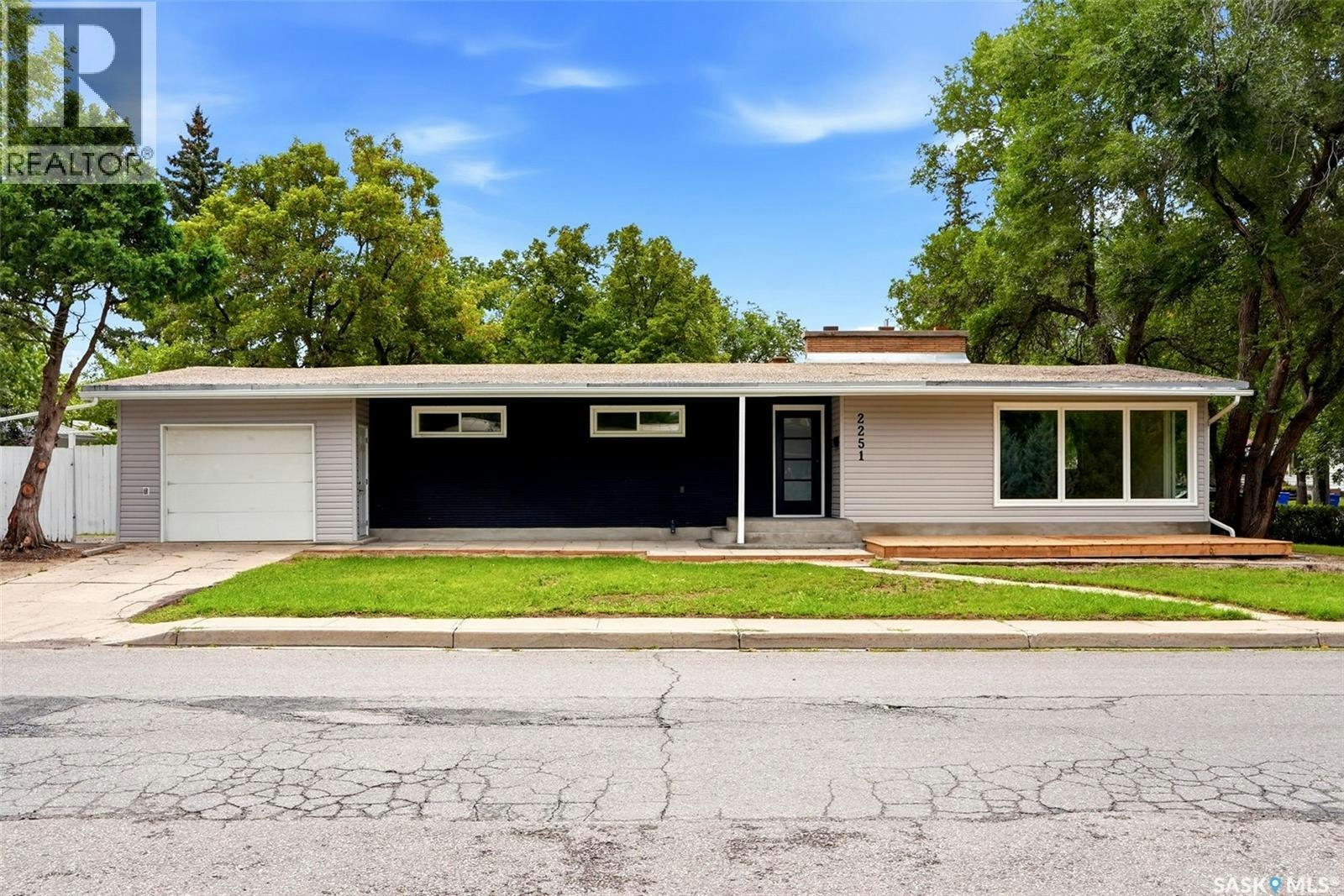 2251 Jubilee Avenue, Regina, SK, S4S 3V3