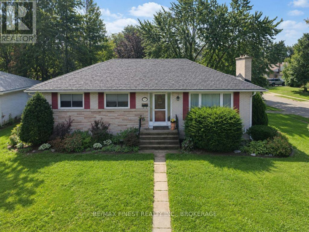 58 Princeton Place, Loyalist, ON, K7N 1E6