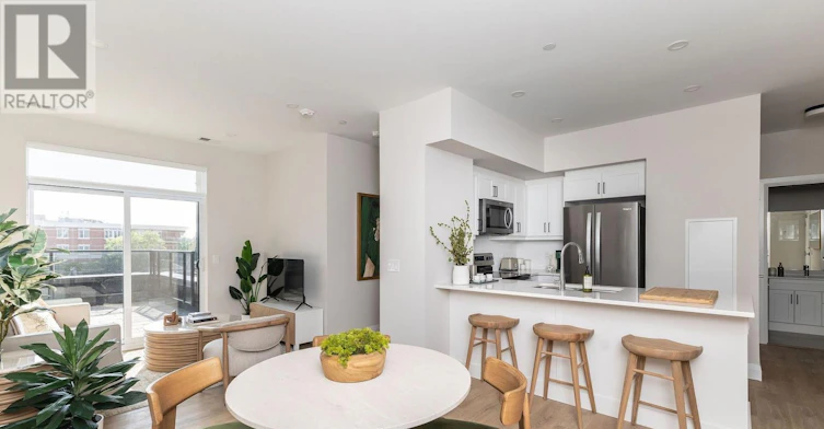 407-230 North Centre Road, London, ON, N5X 0P9 - 2