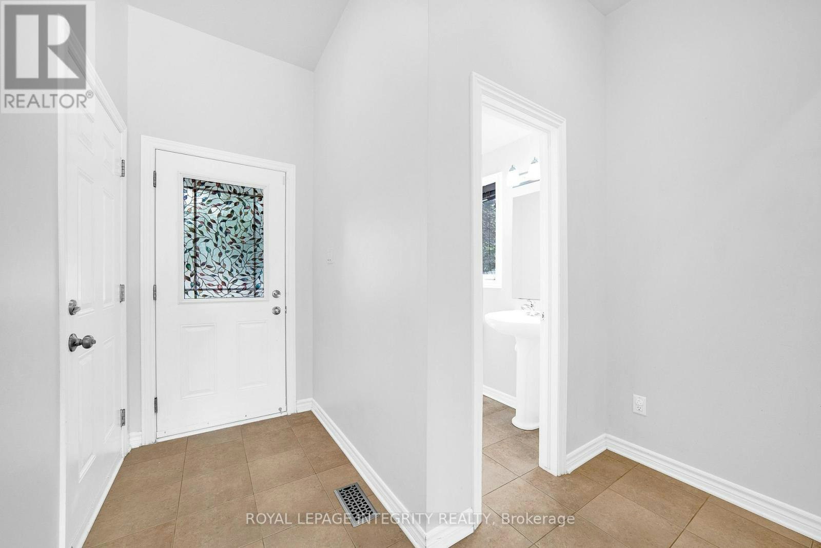 496 Temiskaming Crescent, Ottawa, ON, K2J 0V6 - 3