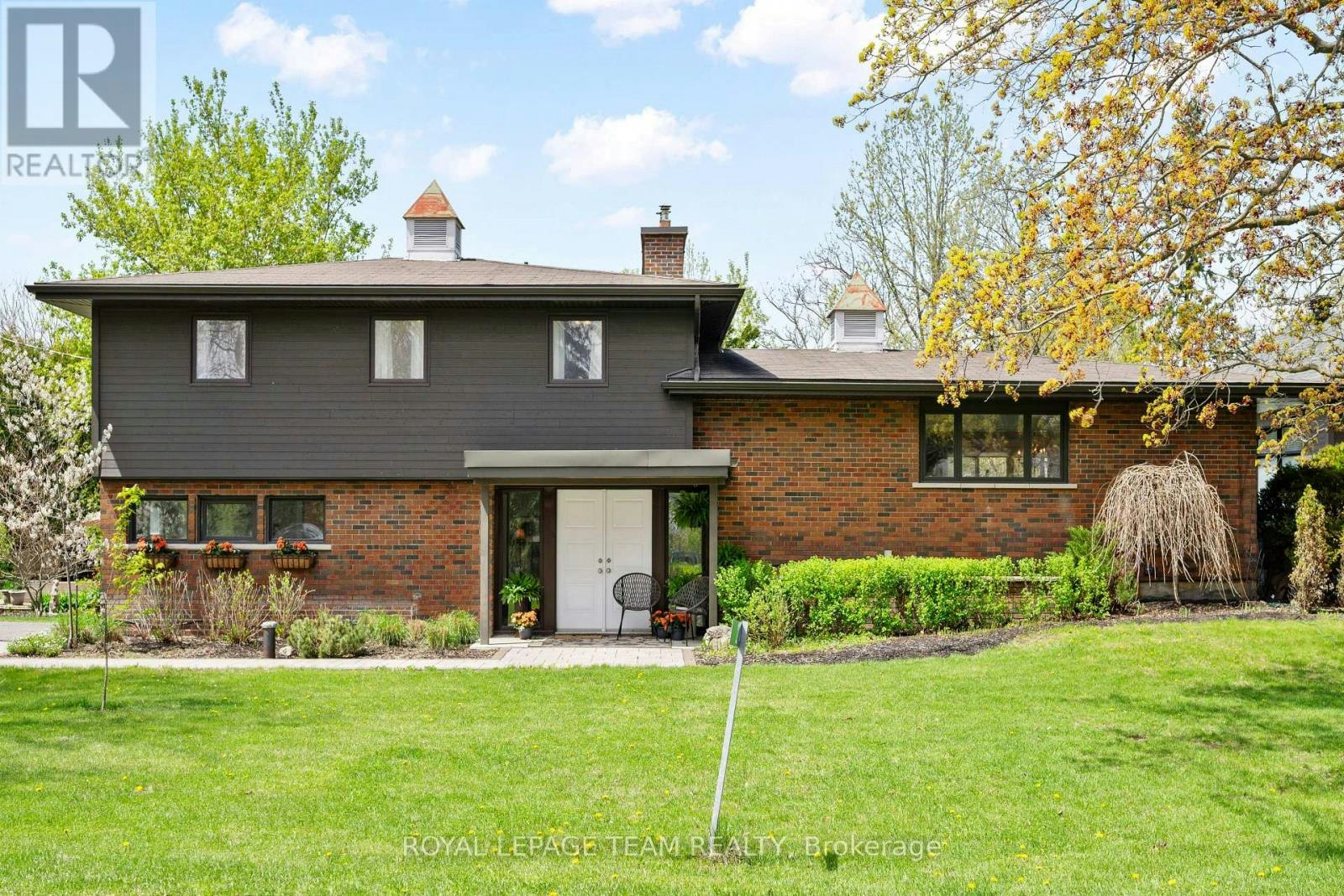 2 Lockview Road, Manotick, ON, K4M 1B2