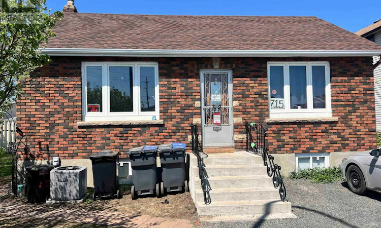 715 May Street N