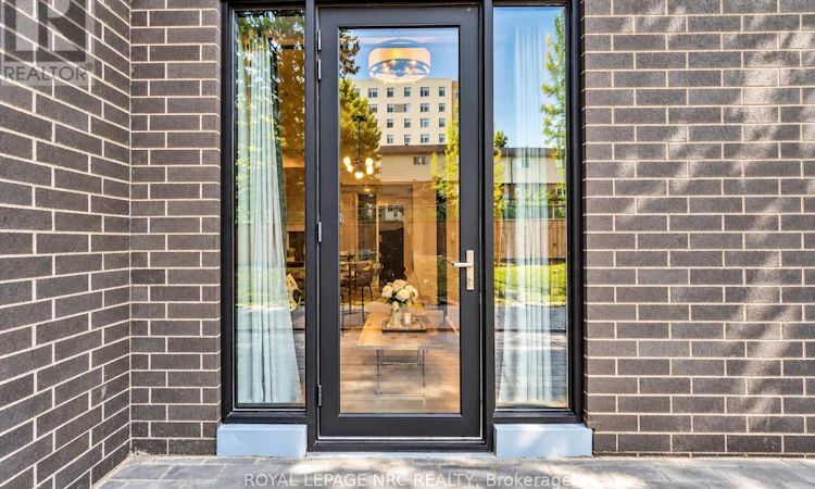 133-145 Columbia Street W