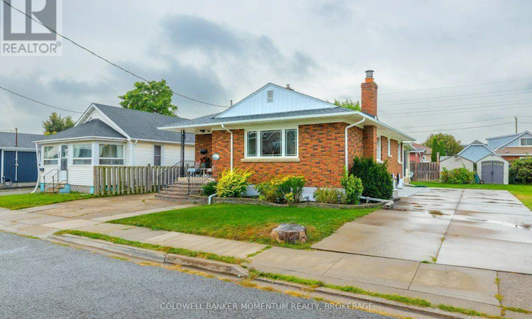 51 Martin Street N