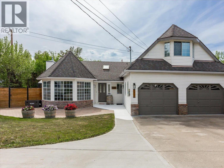 3418 Mariposa Court, Kelowna, BC, V1W 2S9 - 2