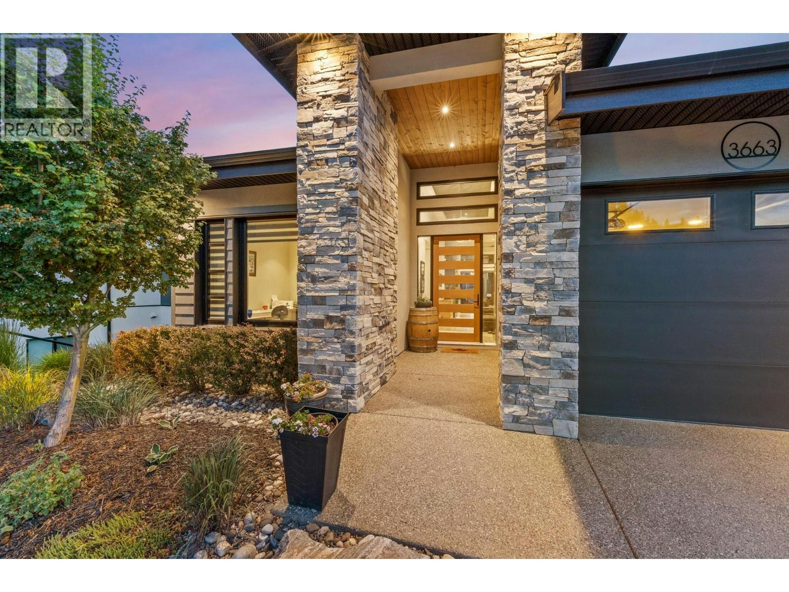3663 Mckinley Beach Drive, Kelowna, BC, V1V 3G2