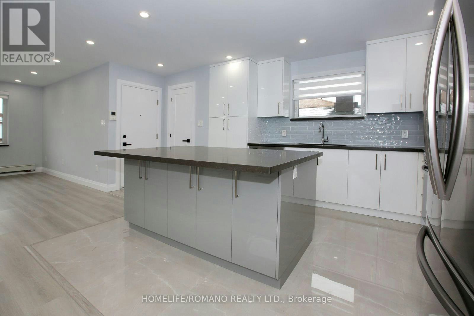 A-177 Robina Avenue, Toronto, ON, M6C 3Y8 - 7