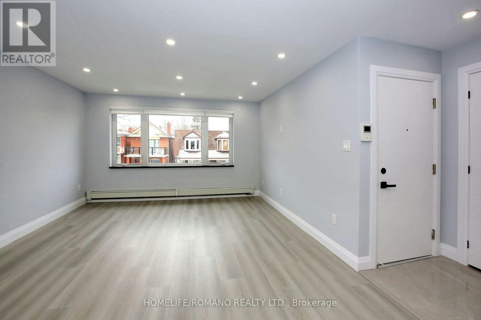 A-177 Robina Avenue, Toronto, ON, M6C 3Y8 - 2