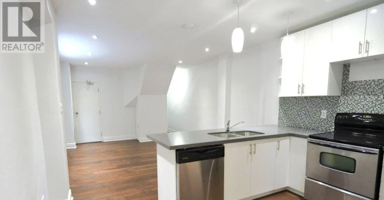 MAIN-22 Rusholme Park Crescent, Toronto, ON, M6J 2C9 - 7