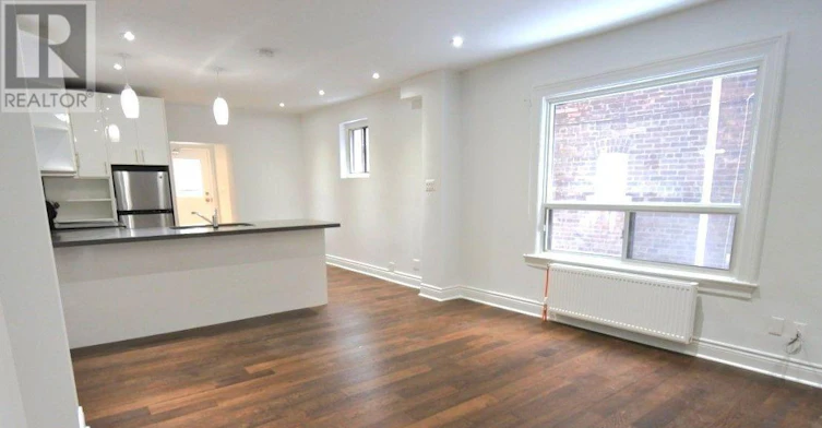 MAIN-22 Rusholme Park Crescent, Toronto, ON, M6J 2C9 - 2