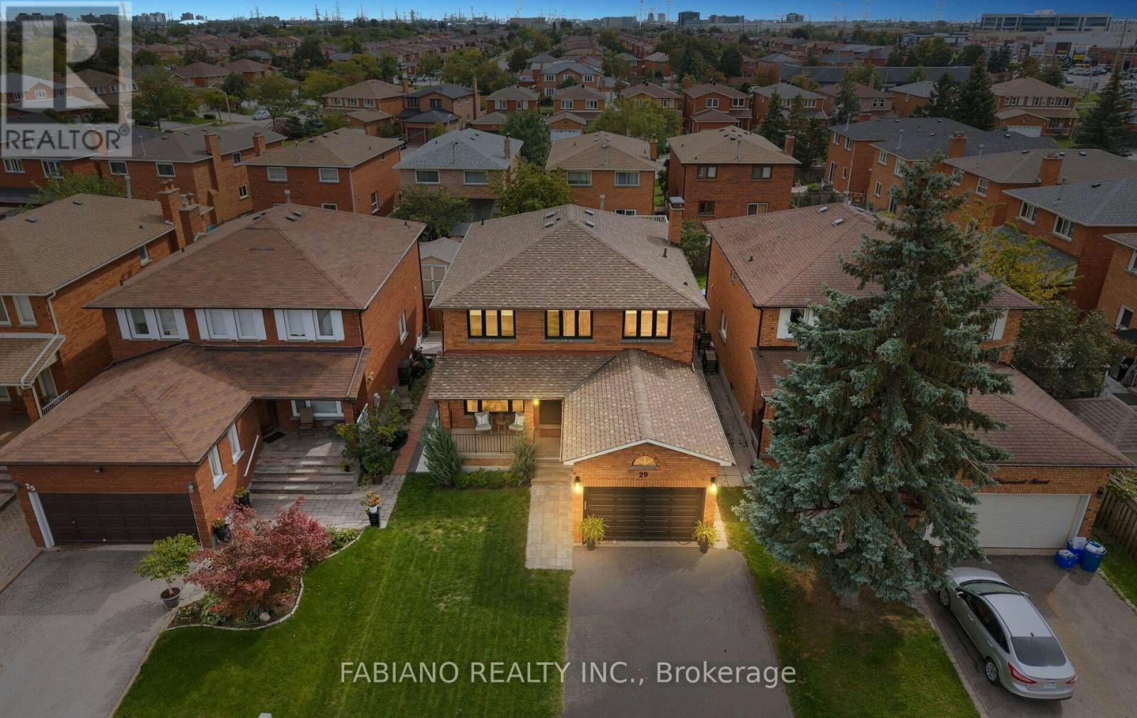 29 Diamond Street, Vaughan, ON, L4L 6E7
