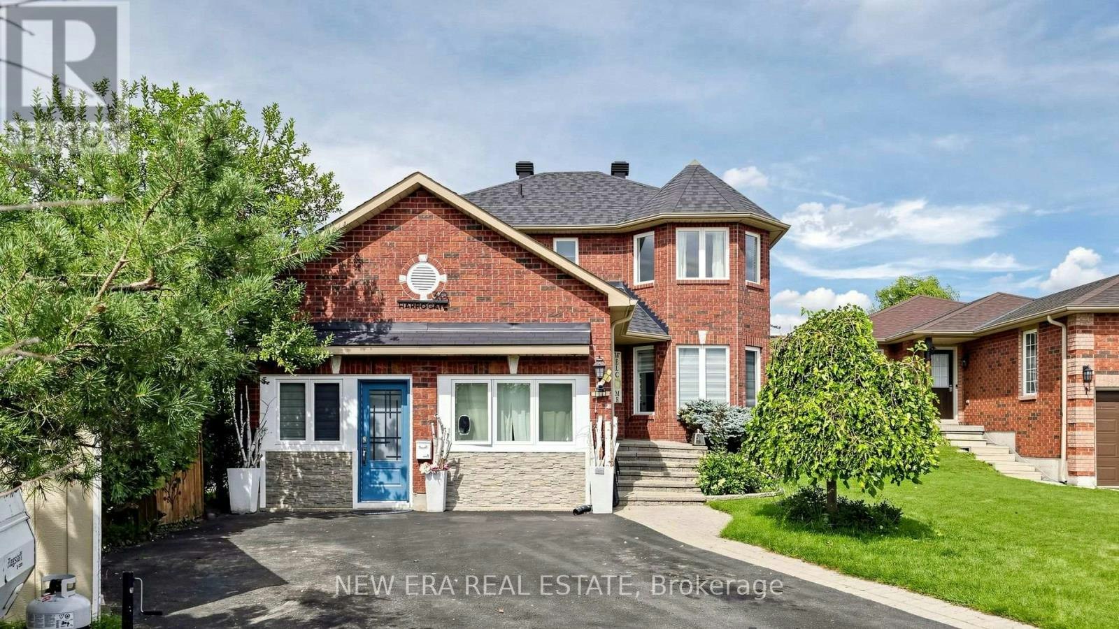 30 Harrogate Court, Barrie, ON, L4M 0B9