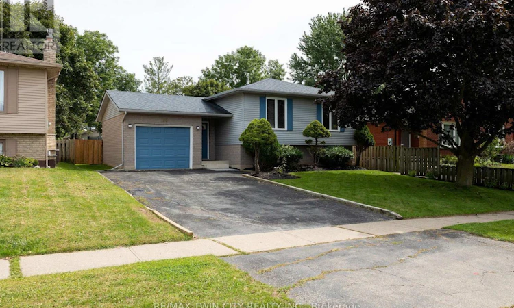 13 Forest Drive
