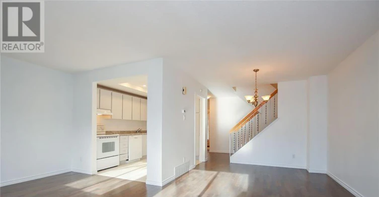 121 Erin Crescent, Ottawa, ON, K1V 9Z3 - 9