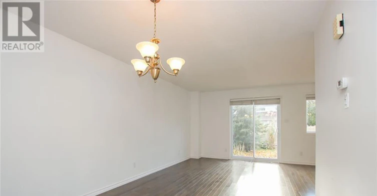 121 Erin Crescent, Ottawa, ON, K1V 9Z3 - 5