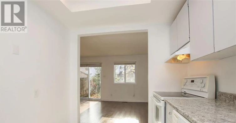121 Erin Crescent, Ottawa, ON, K1V 9Z3 - 12