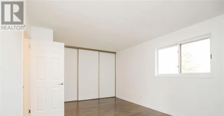 121 Erin Crescent, Ottawa, ON, K1V 9Z3 - 14