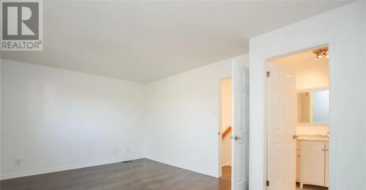 121 Erin Crescent, Ottawa, ON, K1V 9Z3 - 15