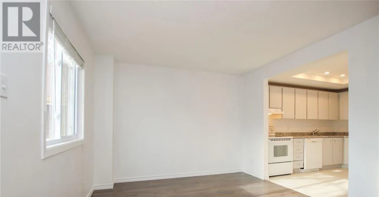 121 Erin Crescent, Ottawa, ON, K1V 9Z3 - 8