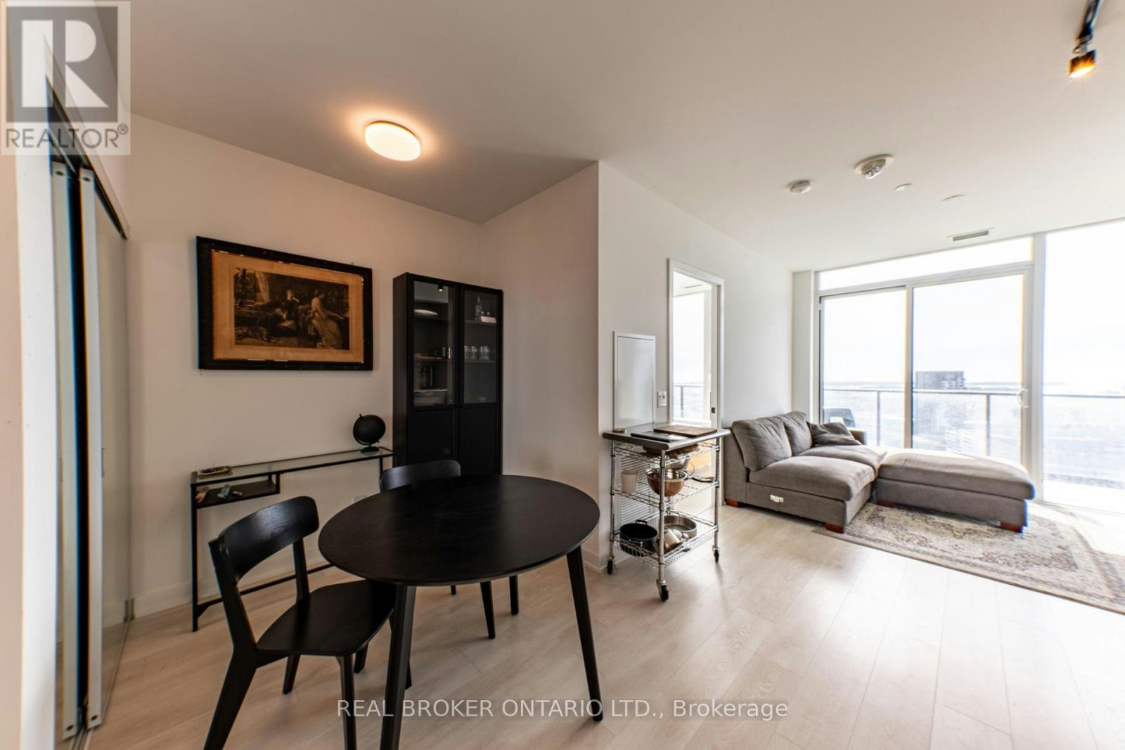 3103-5 Defries Street, Toronto, ON, M5A 0W7 - 3