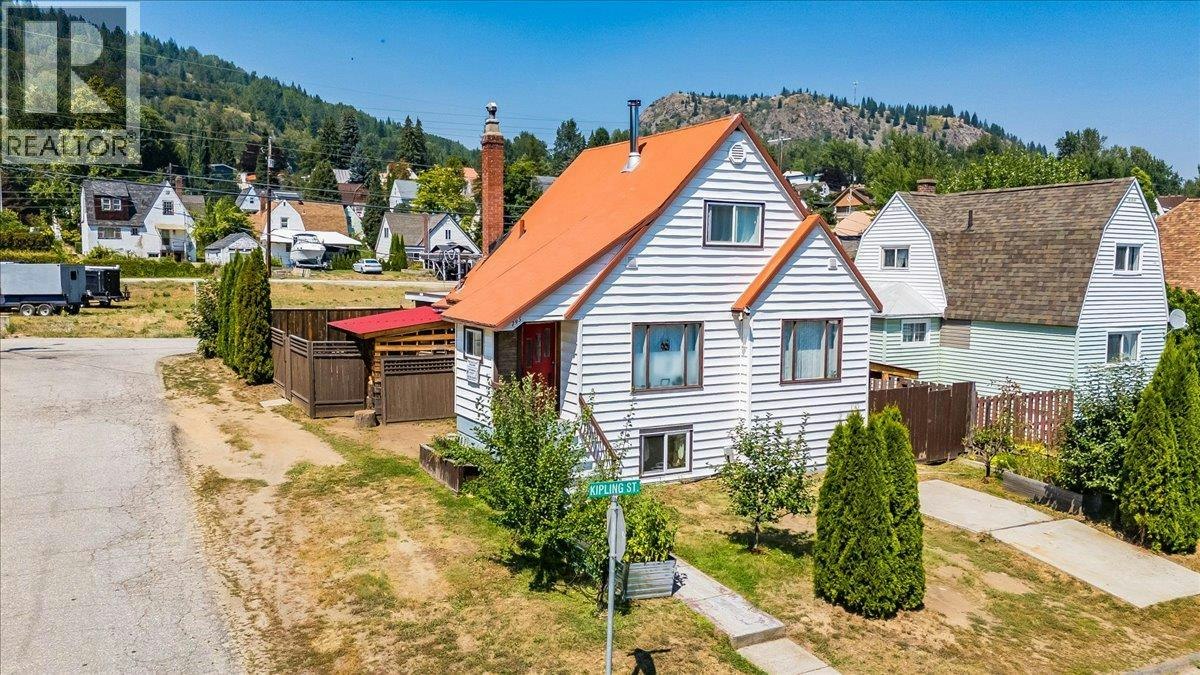 795 Kipling Street, Warfield, BC, V1R 2A3