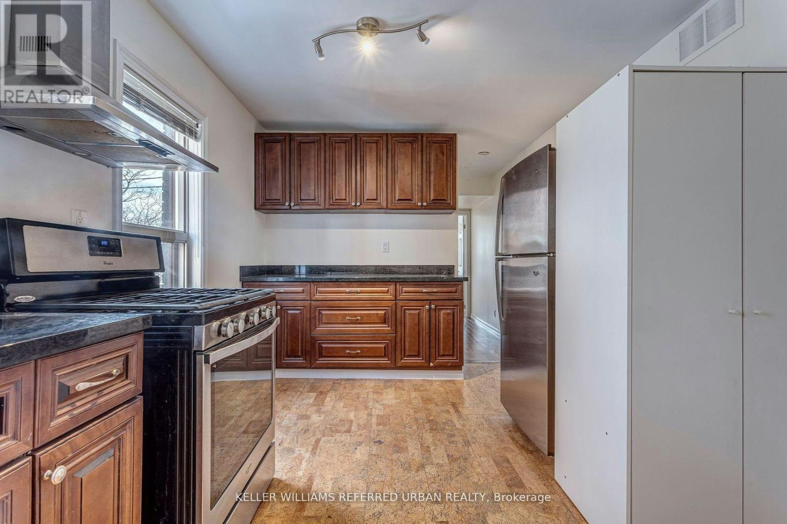 2-2976 Lake Shore Boulevard W, Toronto, ON, M8V 1J9
