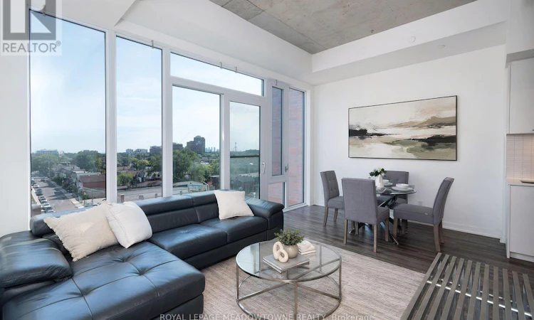 712-1808 St. Clair Avenue W