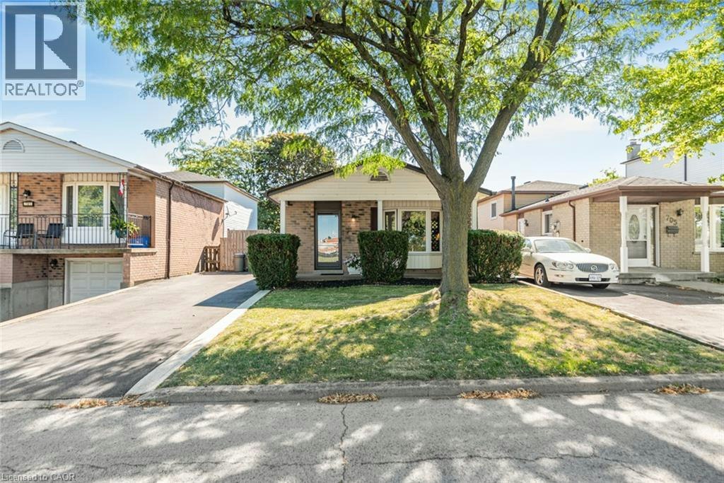 703 Upper Wentworth Street, Hamilton, ON, L9A 4V6