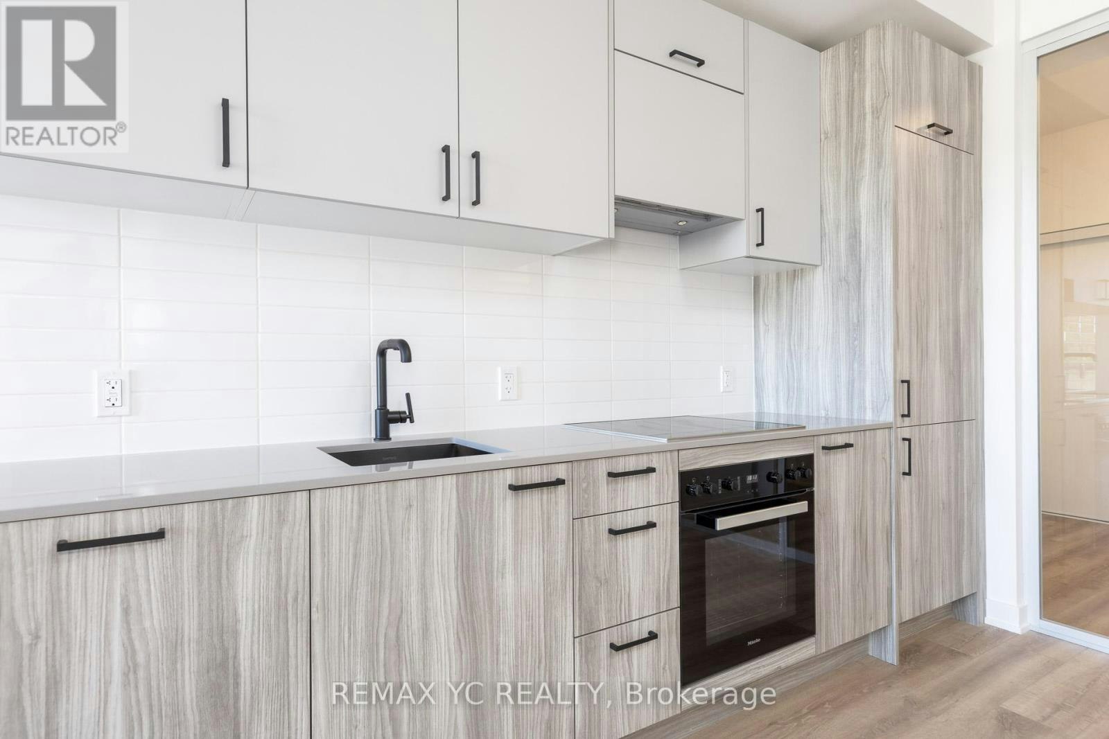 213-1 Kyle Lowry Road, Toronto, ON, M3C 0S6 - 11