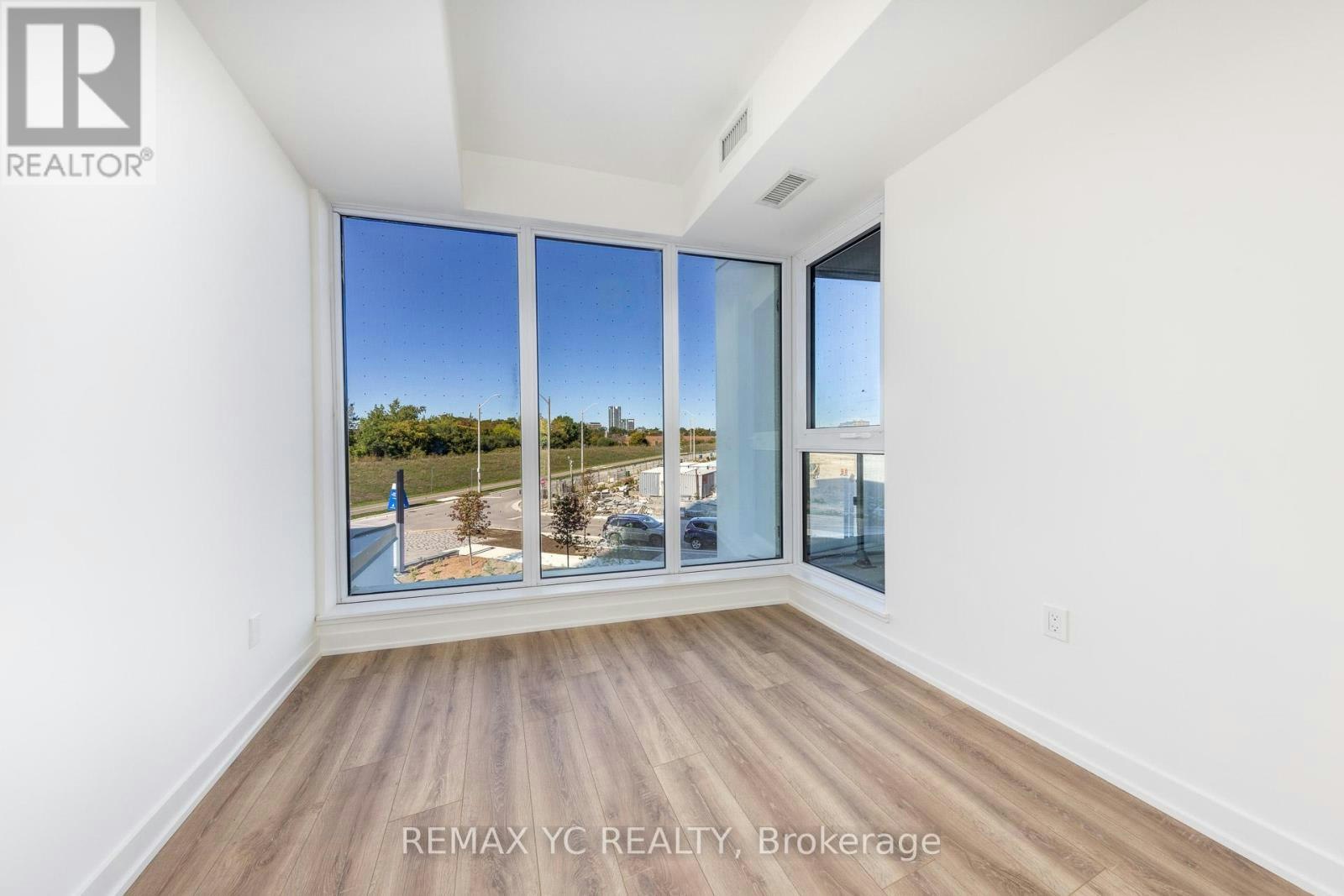 213-1 Kyle Lowry Road, Toronto, ON, M3C 0S6 - 6