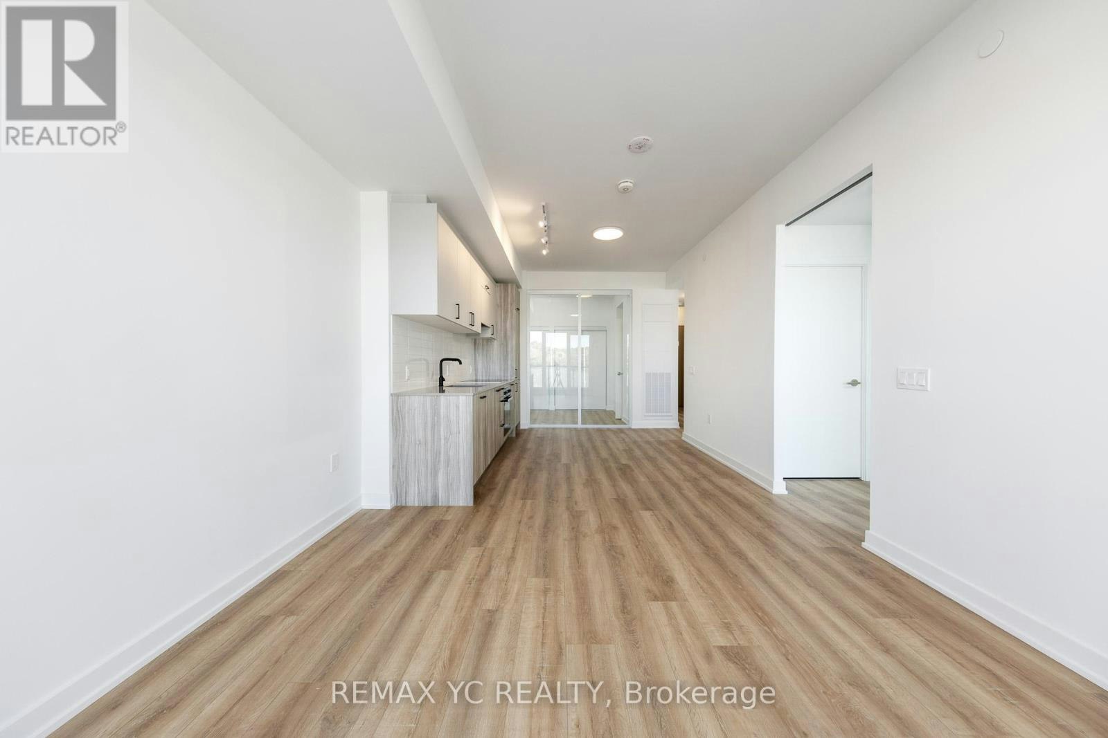 213-1 Kyle Lowry Road, Toronto, ON, M3C 0S6 - 9