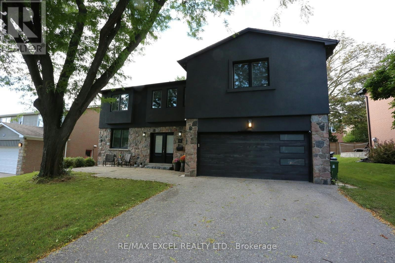 16 Aldenham Crescent, Toronto, ON, M3A 1S2