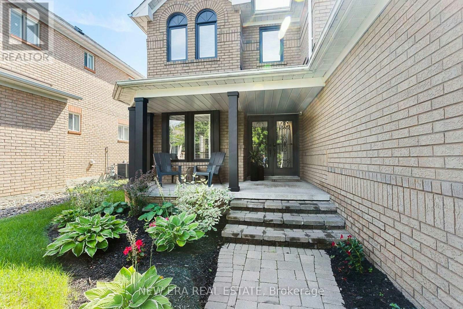 3 Gilchrist Court, Whitby, ON, L1R 2P3