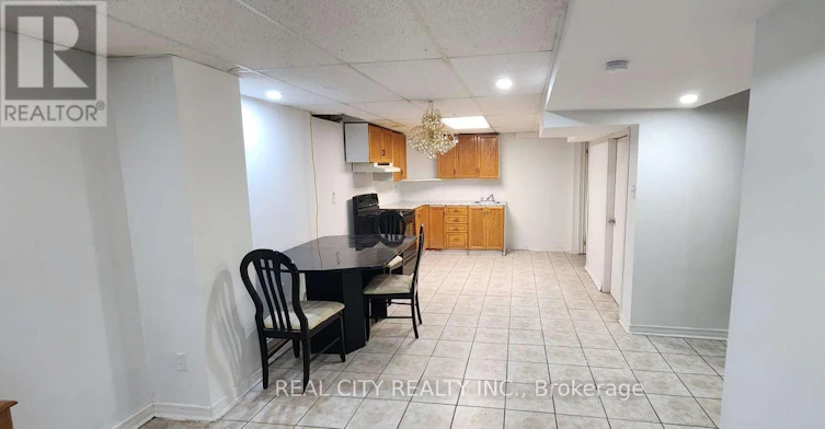 19 Fairhill Avenue, Brampton, ON, L7A 2A9 - 6