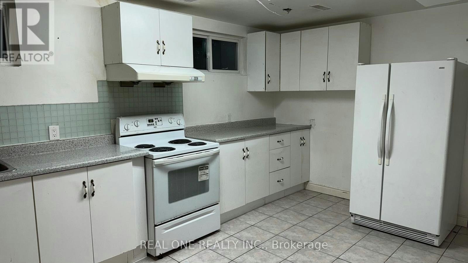 LOWER LEVEL-3622 Molly Avenue, Mississauga, ON, L5A 3M5 - 3