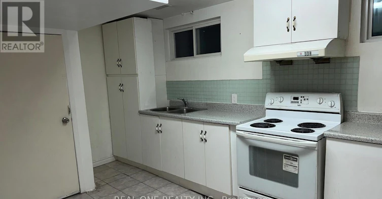LOWER LEVEL-3622 Molly Avenue, Mississauga, ON, L5A 3M5 - 2